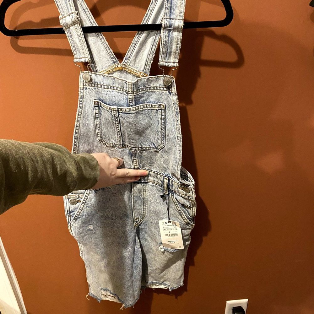 NWT ZARA DISTRESSED JEAN SHORT OVERALLS KID GIRLS SIZE 9 YEARS